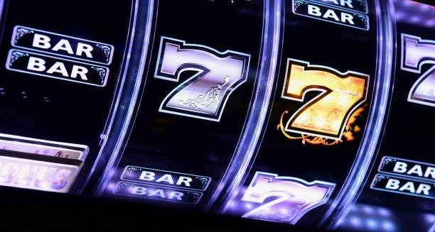 Hand rankings and betting rounds guide